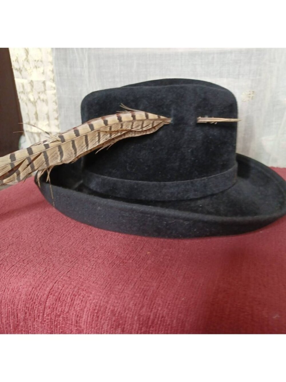 Vintage Kate's Boutique Canada Wool hat w. Feather